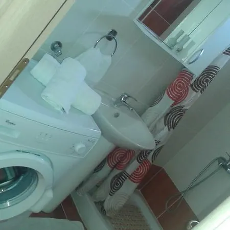 Theano Apartment *